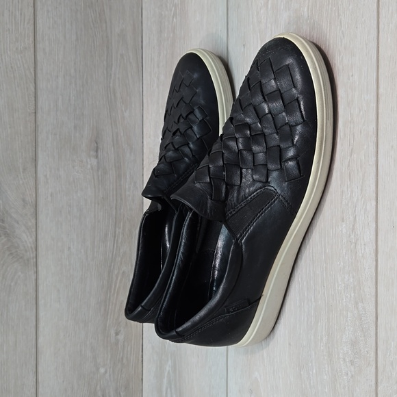 Ecco Womens Leather Loafer Slip on sneakers shoes sz 8 - Picture 1 of 13